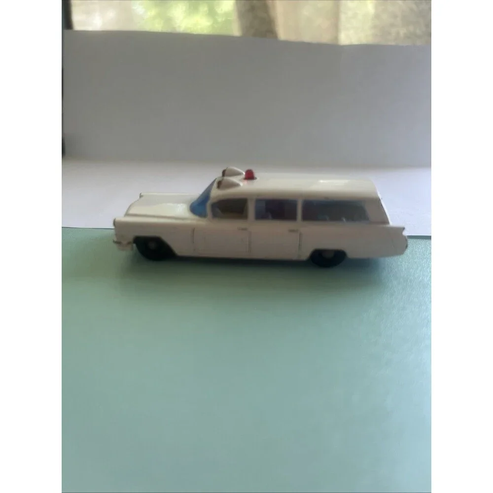 Vintage 1960s Matchbox Lesney #54 White S&S Cadillac Ambulance